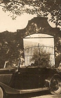Le portail du Château détruit vers 1970