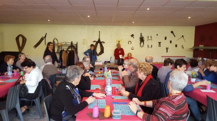 Accueil dans la salle du Clos de Cascastel