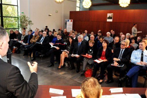 2014-12-04-le-prefet-de-l-aude-louis-le-franc-a-l-ecoute-des-maires-des