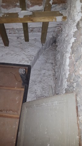 Arcature témoin, sous le clocher