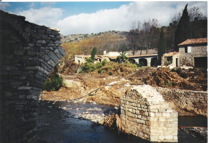 Pont de Pierre, Novembre 1999
