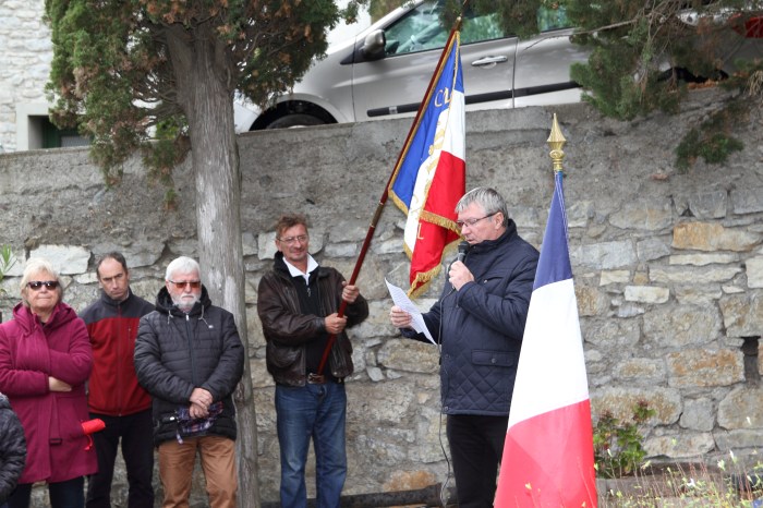 Lecture du message du secrétaire d'état aux anciens combattants