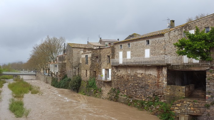 Mercredi 11 Avril, sous les maisons
