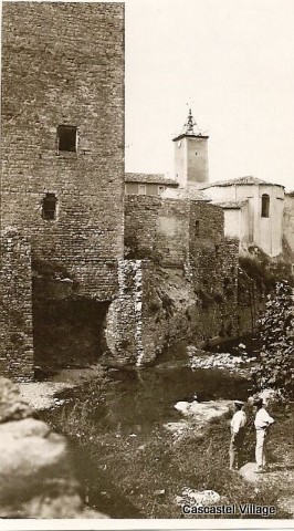 tour cascastel-1950_jpg