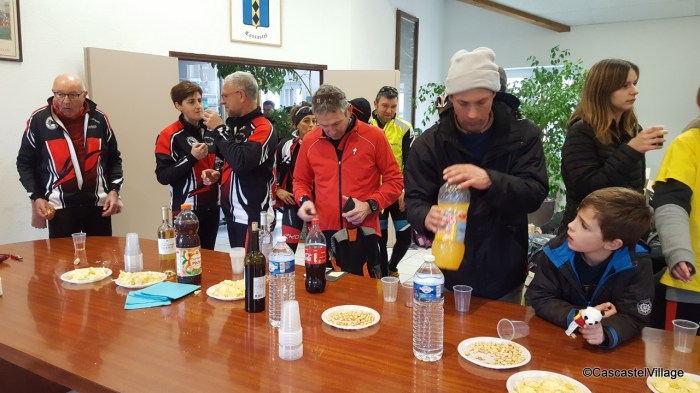Pause réconfort à la Mairie de Cascastel